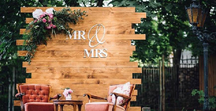 Wooden Pallet Wedding Backdrop Eco-Friendly